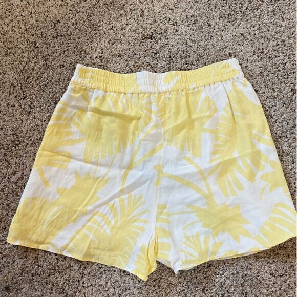 Wilfred free tropical pull on short - Picture 3 of 3